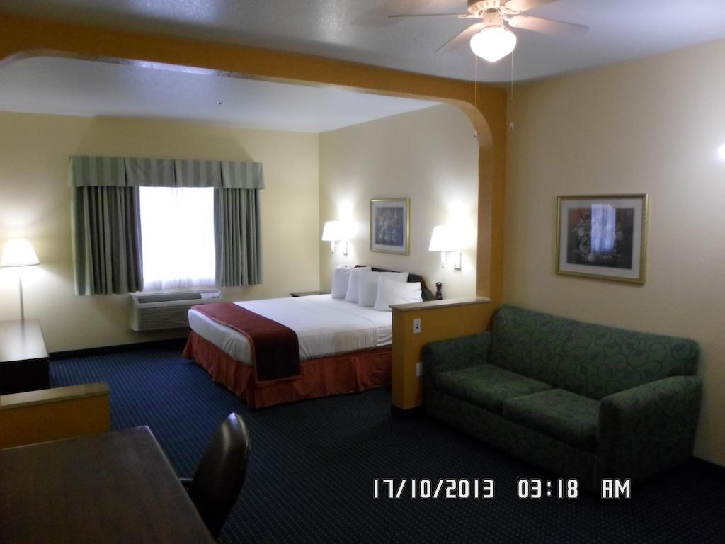 Howard Johnson By Wyndham San Antonio Hotel & Suites Exterior foto