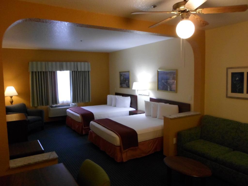 Howard Johnson By Wyndham San Antonio Hotel & Suites Exterior foto