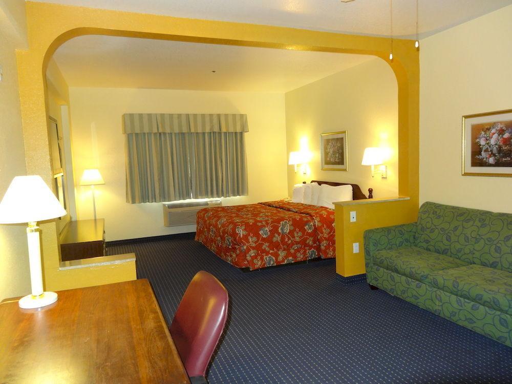 Howard Johnson By Wyndham San Antonio Hotel & Suites Exterior foto