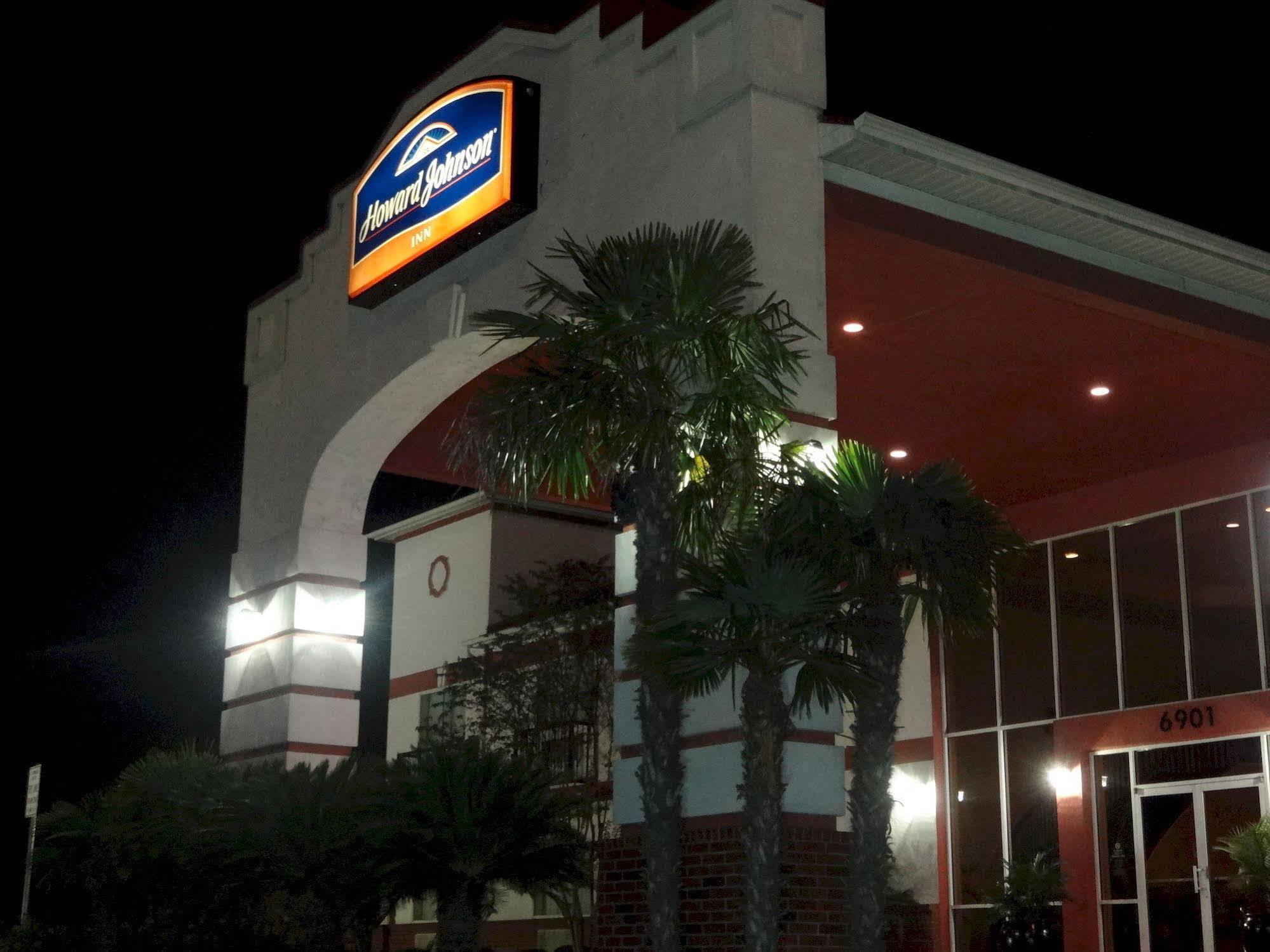Howard Johnson By Wyndham San Antonio Hotel & Suites Exterior foto