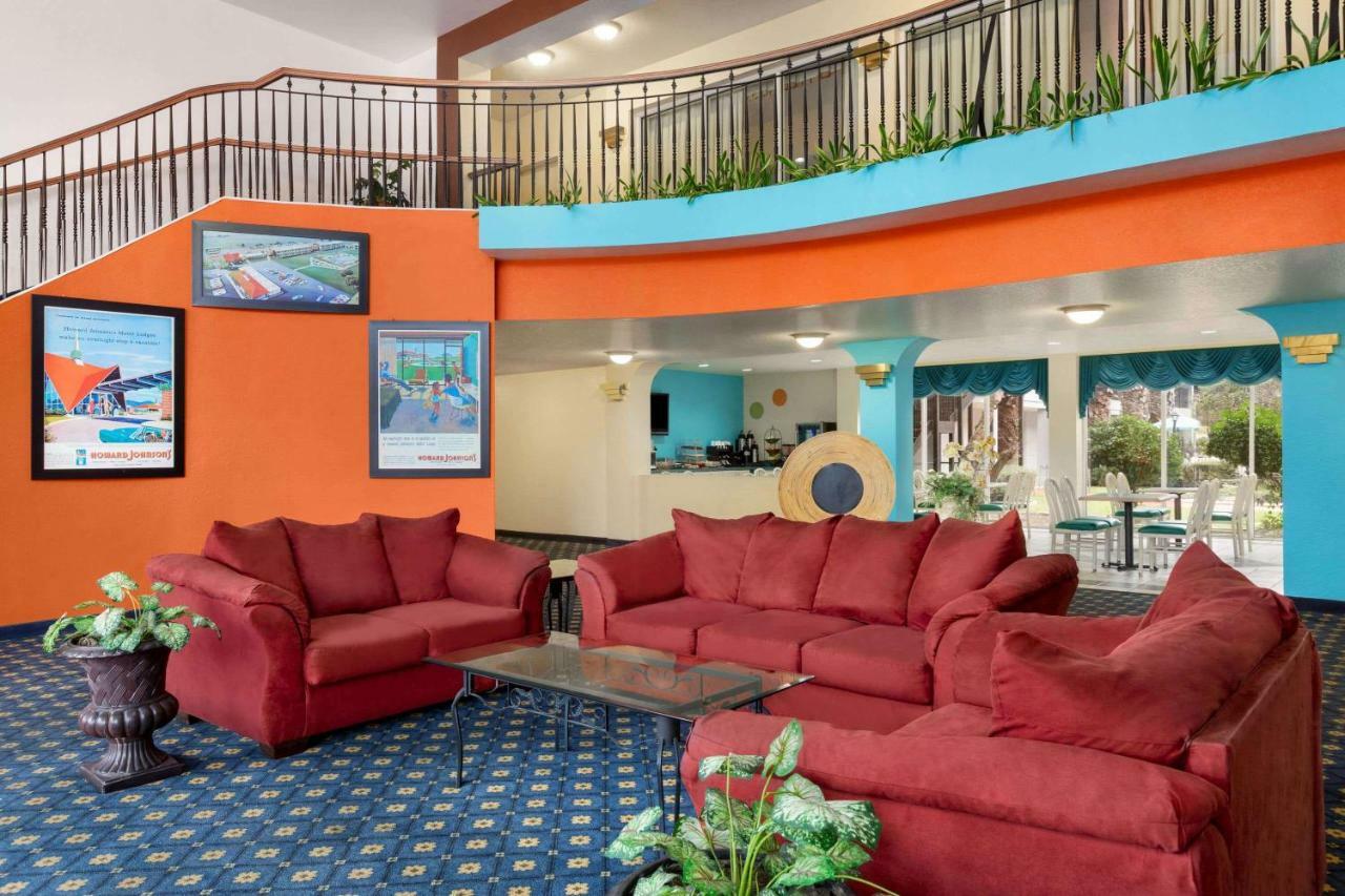 Howard Johnson By Wyndham San Antonio Hotel & Suites Exterior foto