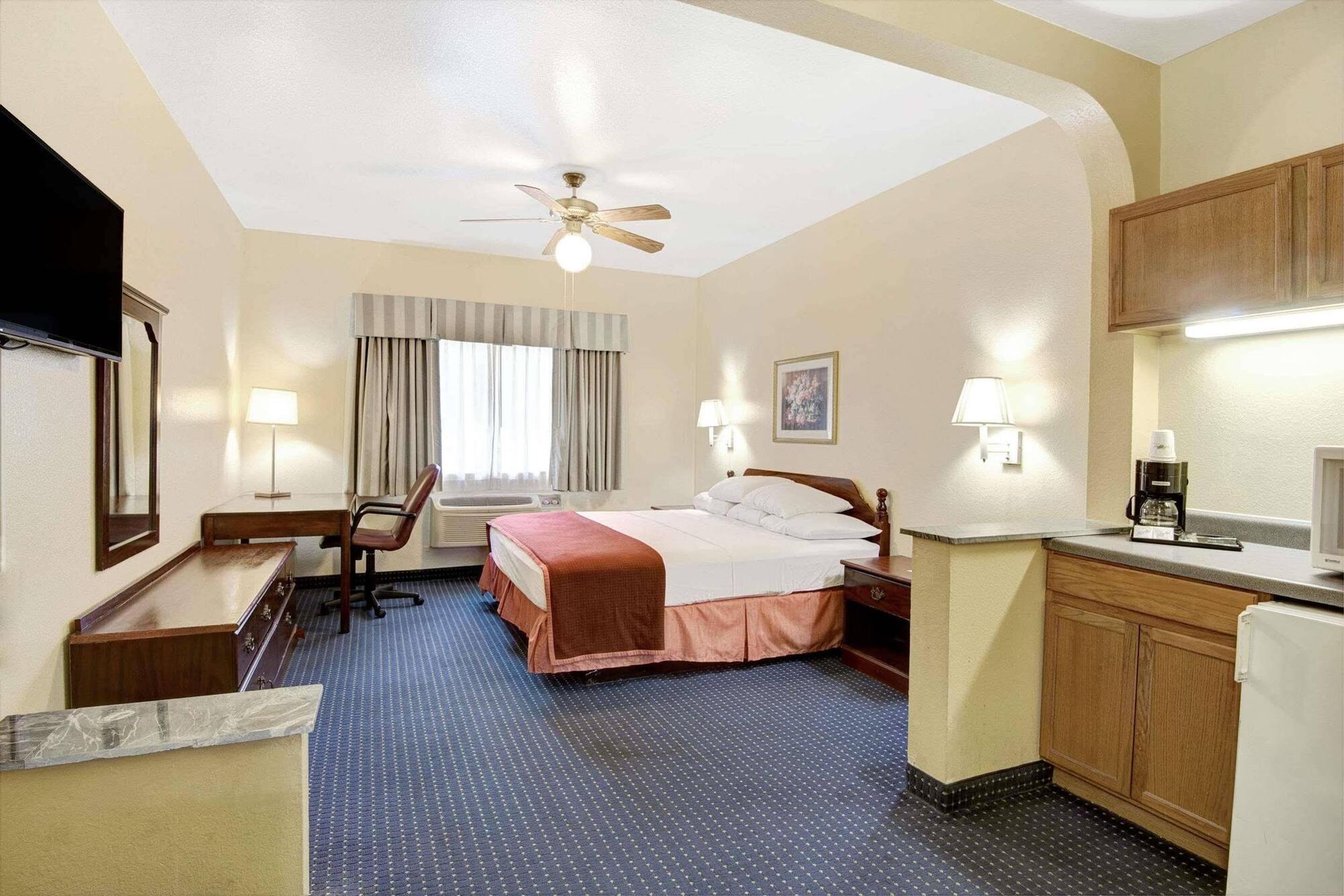 Howard Johnson By Wyndham San Antonio Hotel & Suites Exterior foto